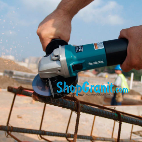 Угловая шлифовальная машина Makita 9565 CVR