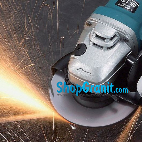 Угловая шлифмашина Makita 9562 CVR